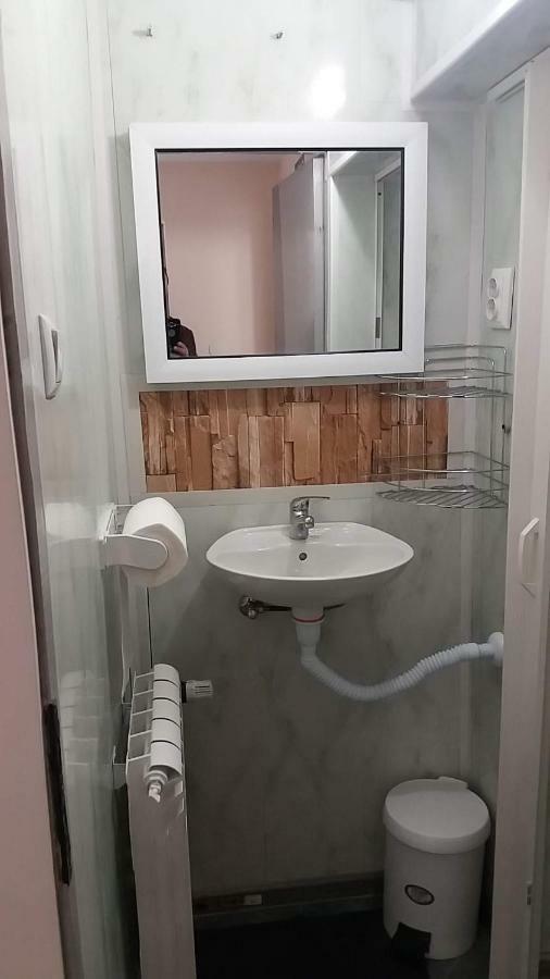Нощувки Ботеви Schumen Exterior foto